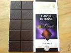 Ciocolata Sprungli Cassis Intense coacaze negre si migdale Lindt