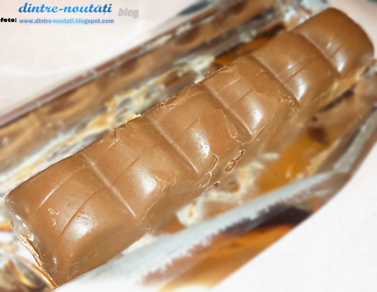 Baton de ciocolata, cu prajit de arahide, caramel si nuga, glazurat cu ciocolata cu lapte, Snickers Super (RU)