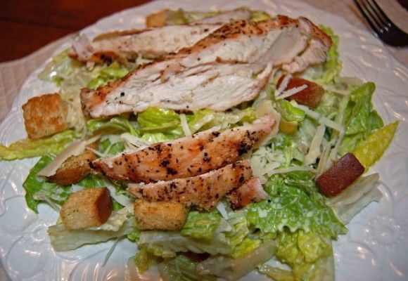 Salata Caesar, ora Sandwich
