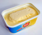 Paste asemănătoare cu margarină, margarină - unt, cu ulei din soia si unt