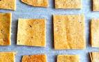 Protein crackers
